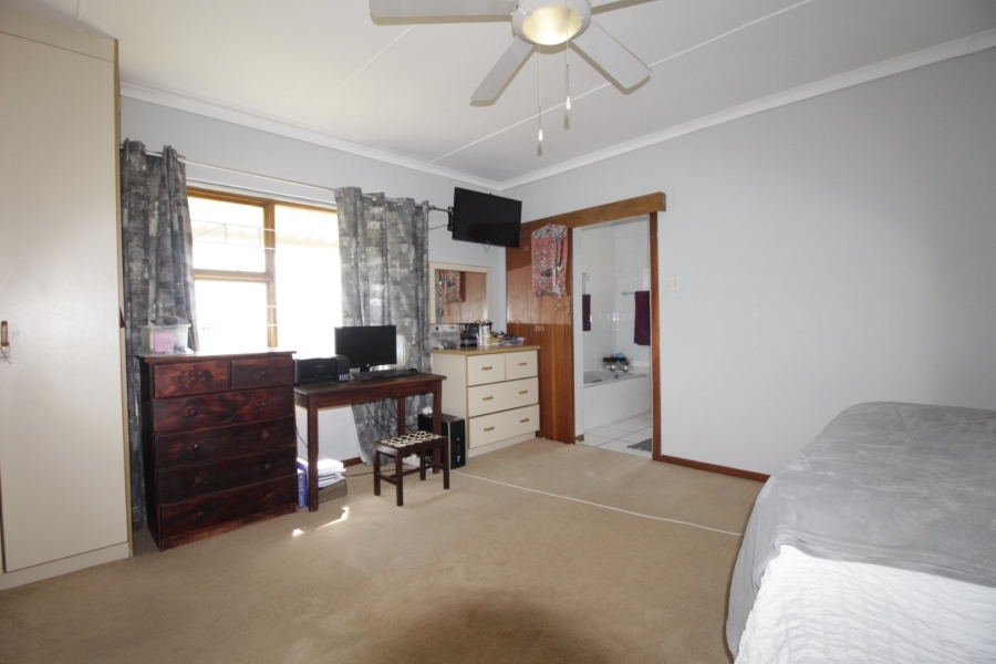 2 Bedroom Property for Sale in Wavecrest Eastern Cape